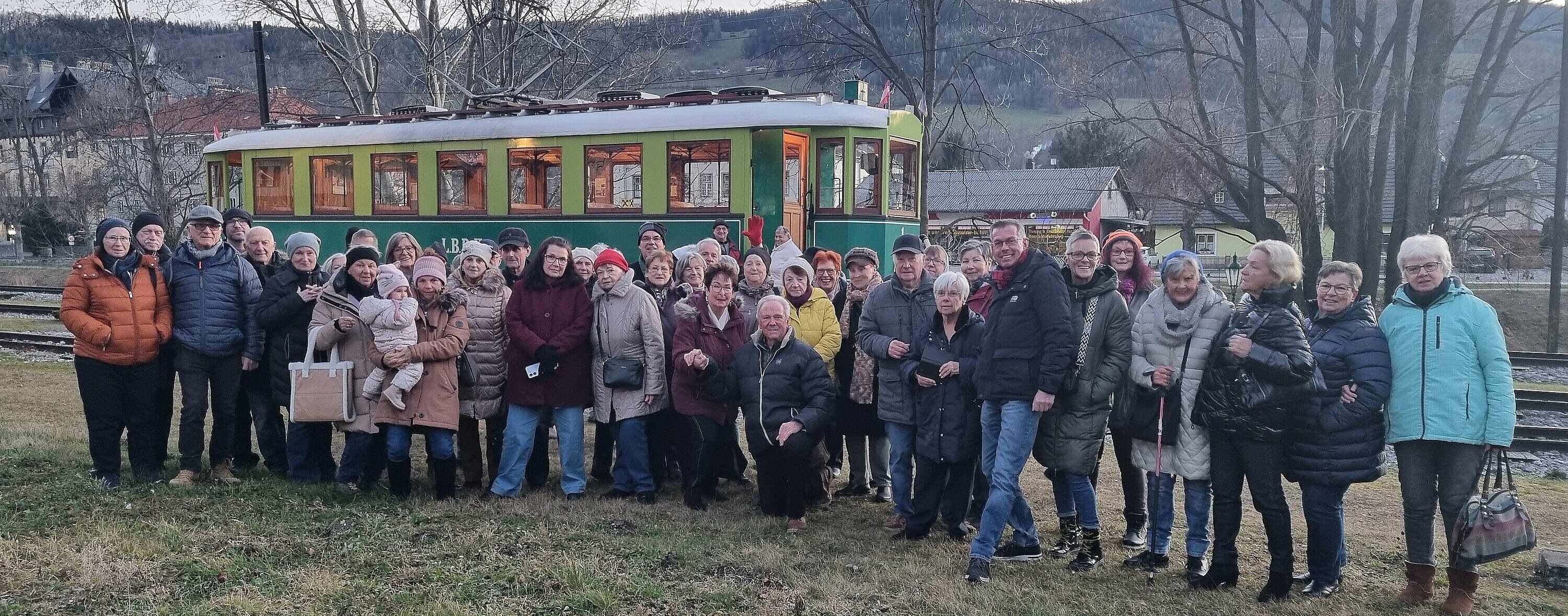 UG0225_NOE_BN_POTTENDORF_Fahrt_mit_der_Nostalgiebahn