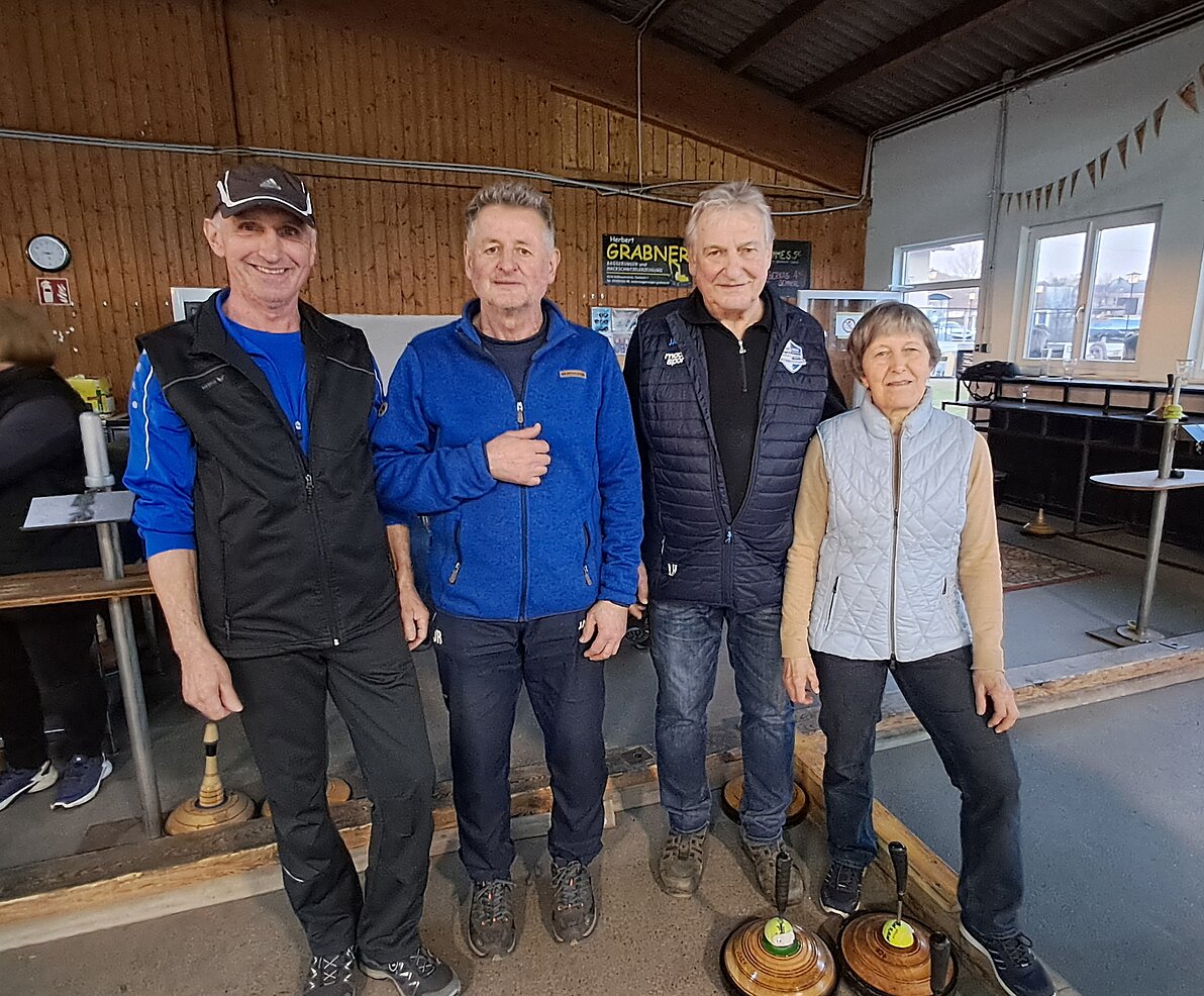 v.l.n.r. Hermann Nussbaumer, Josef Remplbauer, Leo Hilber, Rosi Hilber