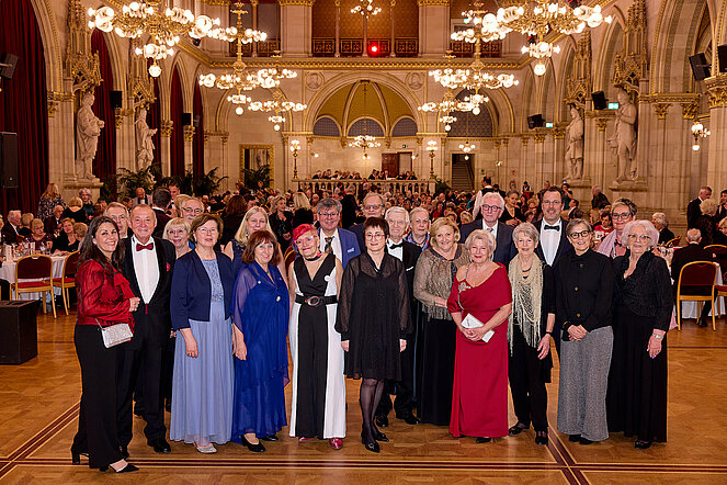 46. Wiener Senior*innenball, Mitglieder des Landesvorstands des PVÖ-Wien gemeinsam mit Christian Rösner, Generalssekretär, PVÖ