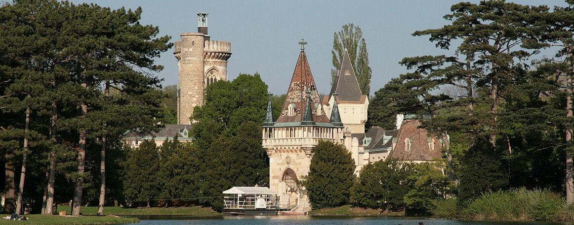 Die Franzensburg, ein Höhepunkt im Schlosspark