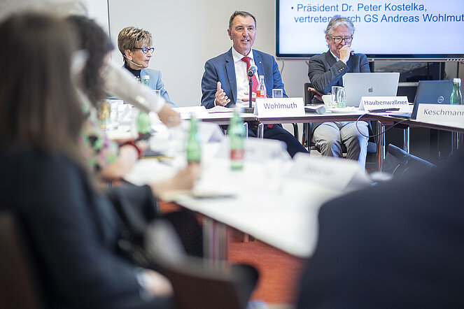 Österreichischer Seniorenrat: Runder Tisch zum Thema Diskriminierung älterer Menschen