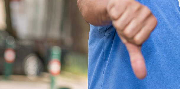 Sujet_Pensionist_DaumenRunter