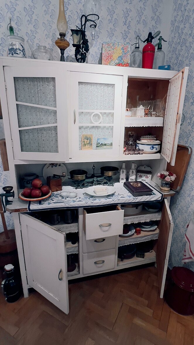 Szombathely_Ortsgruppe_Groß-Enzersdorf_Stadtmuseum Kirchschlag_Kommode