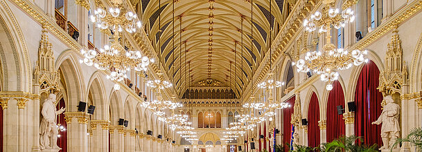 Rathaus, Ballsaal, Kronleuchter