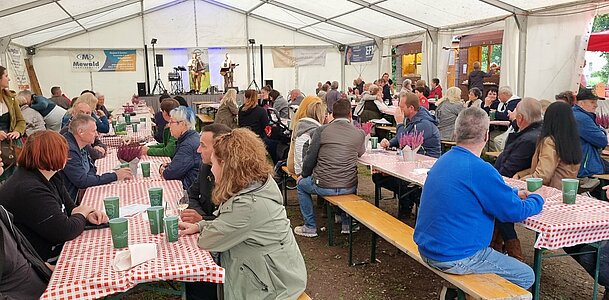 UG0125_NOE_Sued_BN_Pottendorf_Gelungenes_Oktoberfest