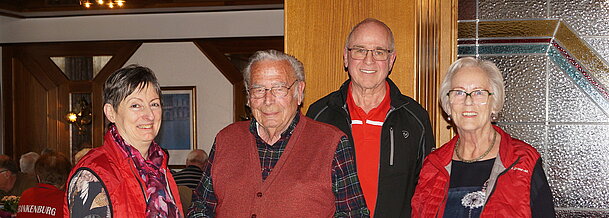 Ehrung des ältesten Teilnehmers Siegfried Gehmair