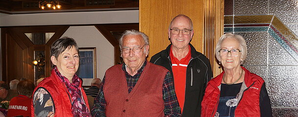 Ehrung des ältesten Teilnehmers Siegfried Gehmair