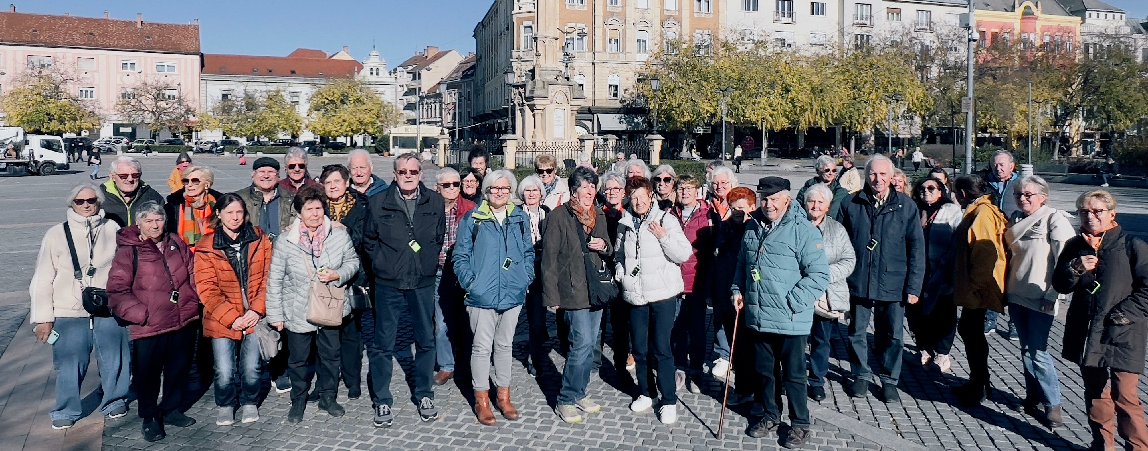Szombathely_Ortsgruppe_Groß-Enzersdorf _Gruppenansicht am Hauptplatz