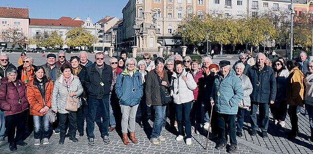 Szombathely_Ortsgruppe_Groß-Enzersdorf _Gruppenansicht am Hauptplatz