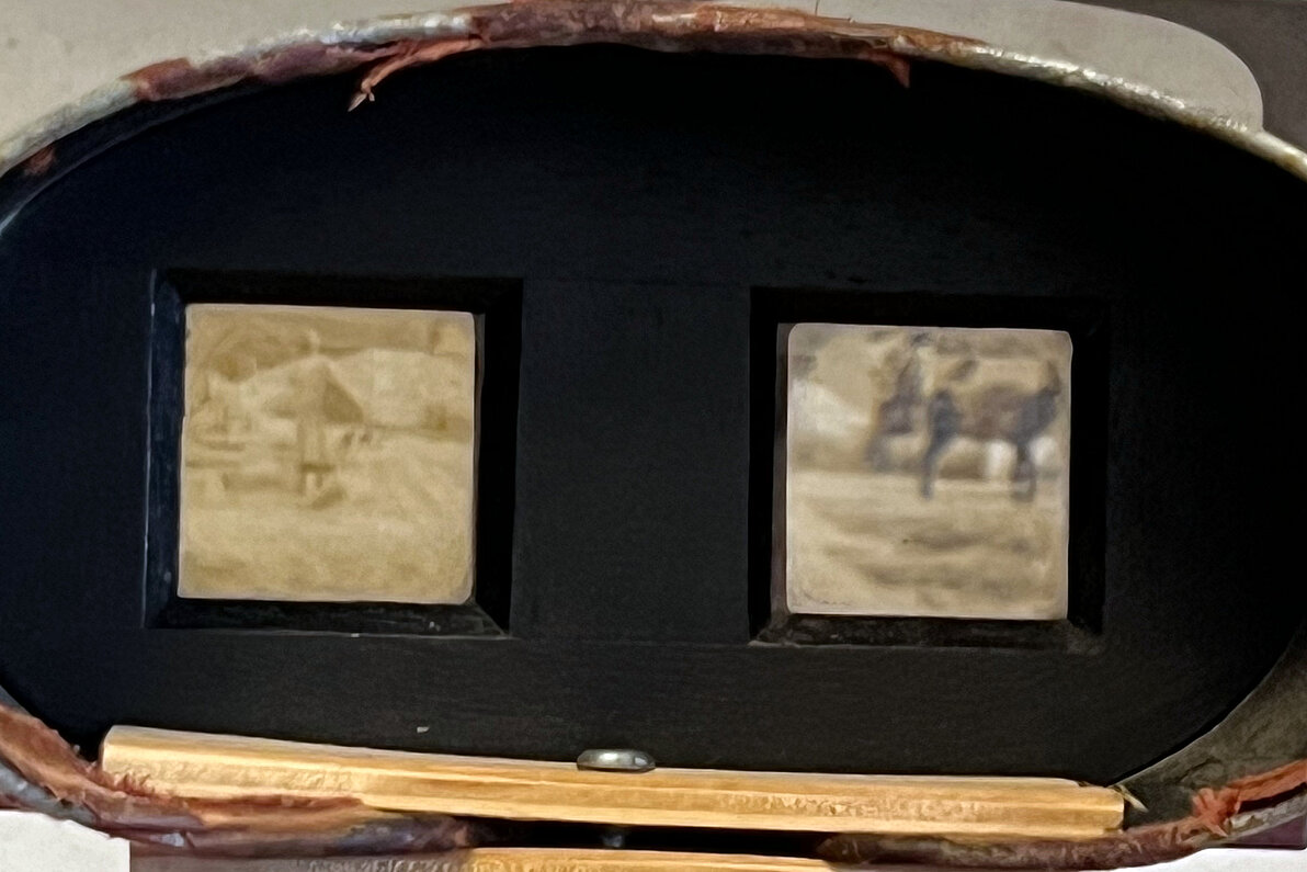 Gerät mit Doppelbilder