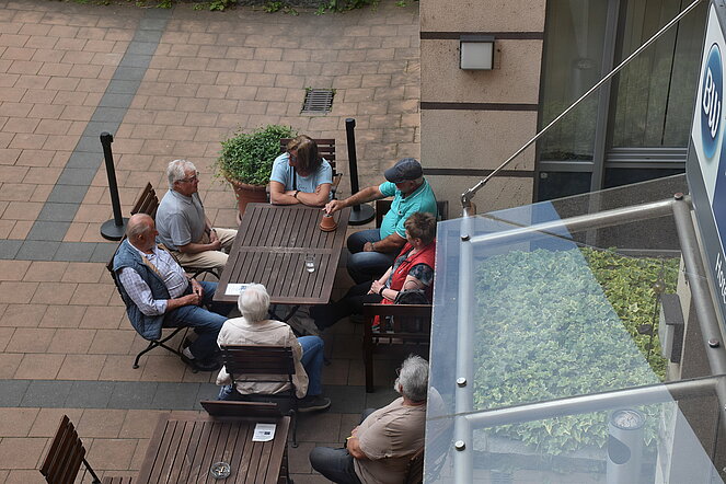 vor dem Hotel