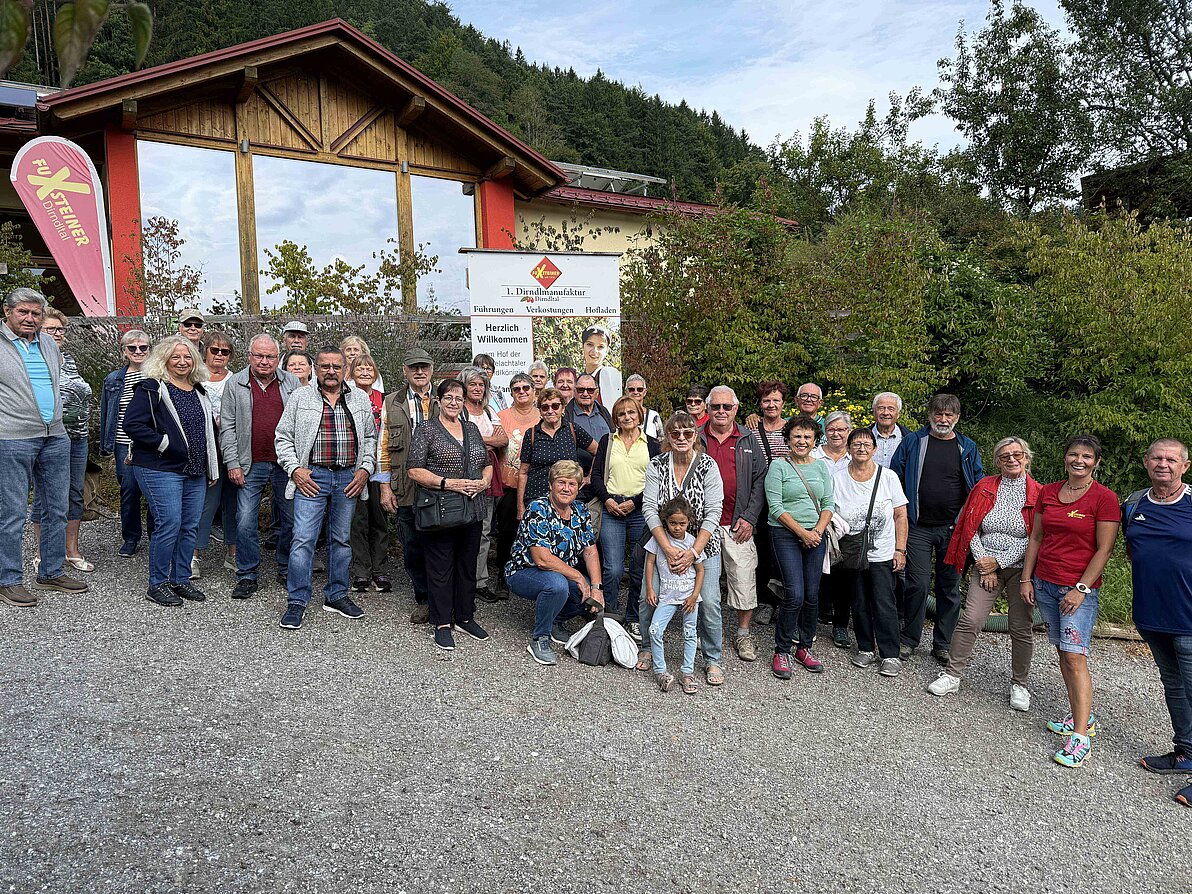 Tagesausflug Dirndlmanufaktur Fuxsteiner und Nixhöhle 2025