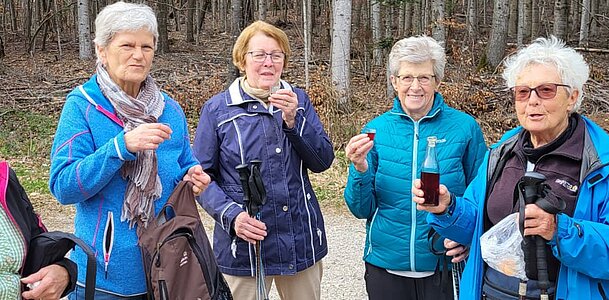 ALLAND_Wandergruppe_Arme_Schlucker