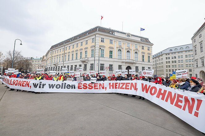 Protestaktion Ballhausplatz am 7. März 2022