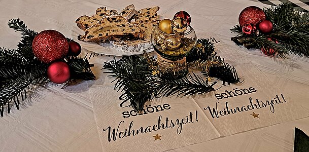Weihnachtsfeier_Groß-Enzersdorf_Tischgesteck Weihnachtsfeier_Groß-Enzersdorf_Tischgesteck