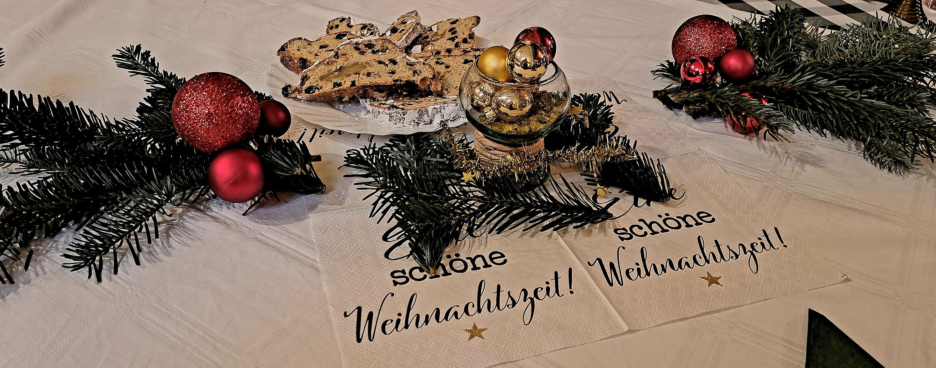 Weihnachtsfeier_Groß-Enzersdorf_Tischgesteck Weihnachtsfeier_Groß-Enzersdorf_Tischgesteck