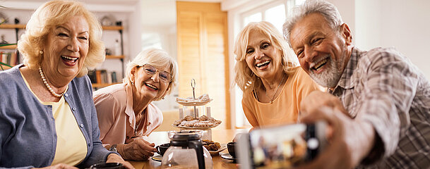 Sujet_Pensionisten_Freunde_Glücklich_Spaß