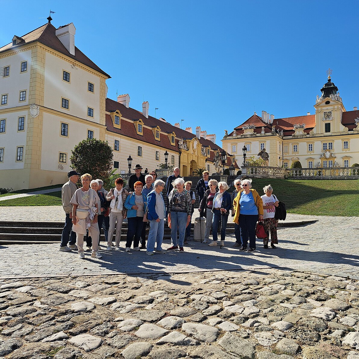 Gruppe vor Schloss Valtice