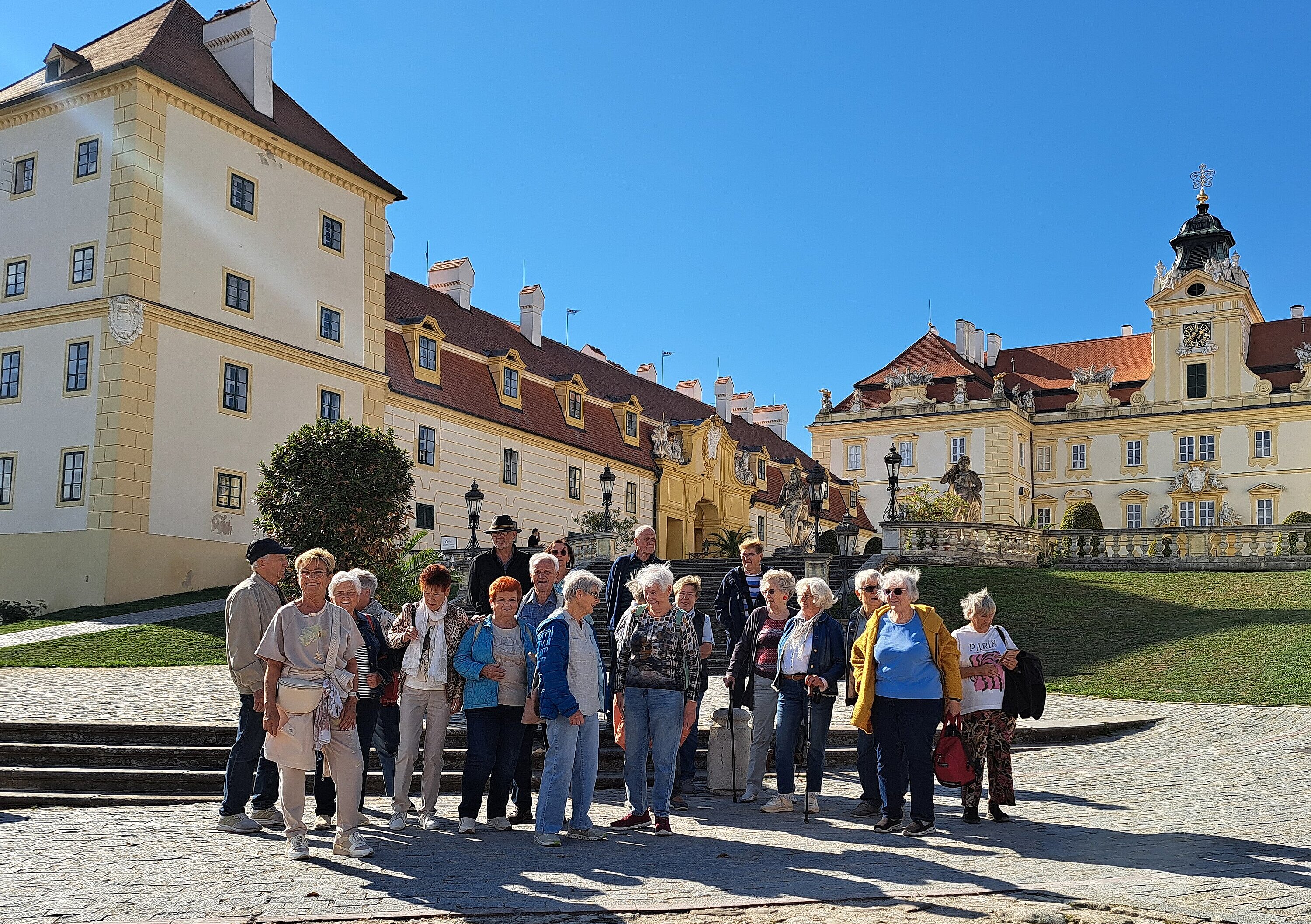 Gruppe vor Schloss Valtice