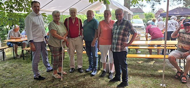 Prominenter Besuch beim Sommergrillfest